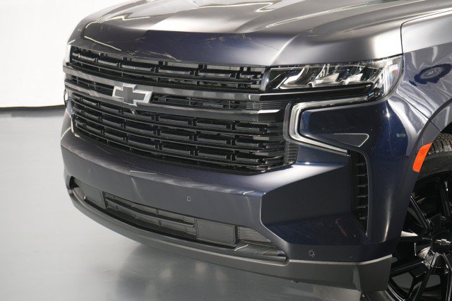 Used 2024 Chevrolet Tahoe RST w/ Luxury Package AWD/4WD image 3