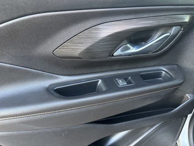 Used 2020 GMC Terrain SLT w/ LPO, Floor Liner Package image 31