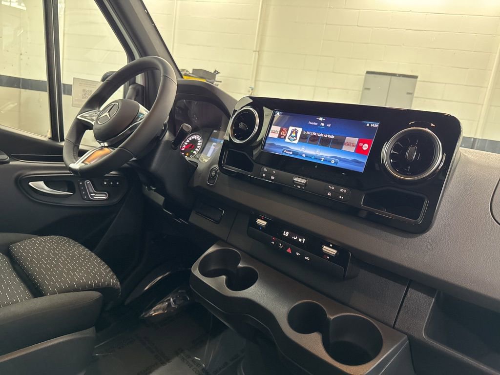 New 2025 Mercedes-Benz Sprinter 2500 image 9