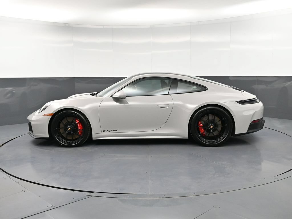 New 2026 Porsche 911 Carrera GTS RWD image 2