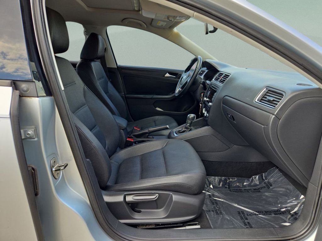 Used 2012 Volkswagen Jetta SE image 19