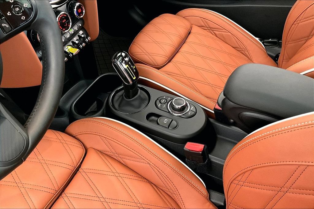Used 2024 MINI Cooper SE w/ Signature Upholstery Package FWD image 18