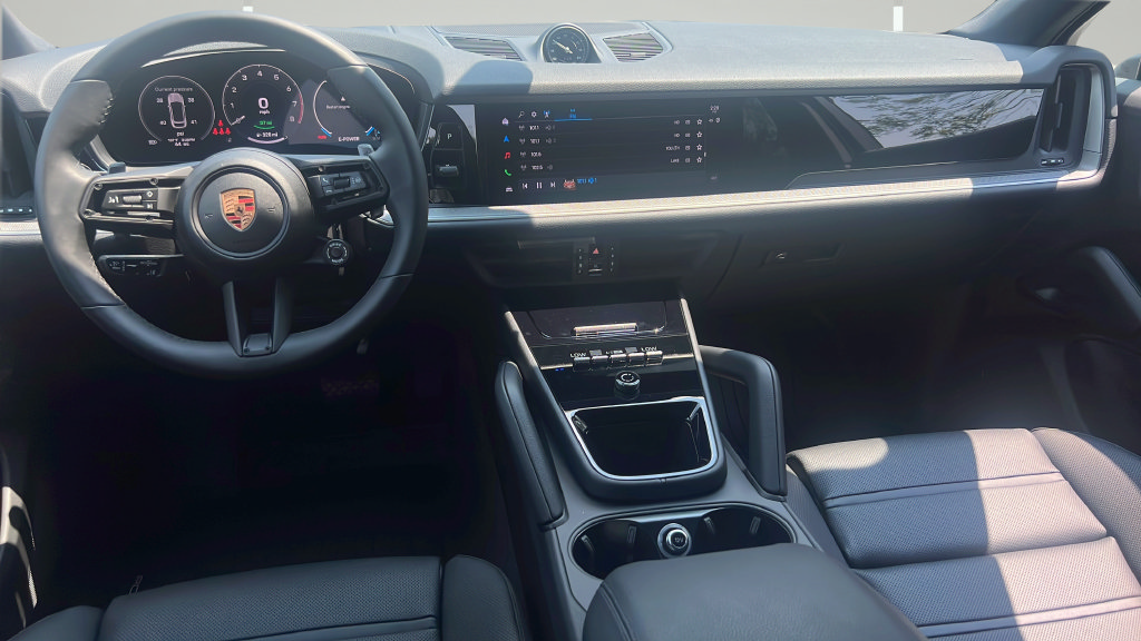 New 2026 Porsche Cayenne E-Hybrid Coupe AWD/4WD image 17