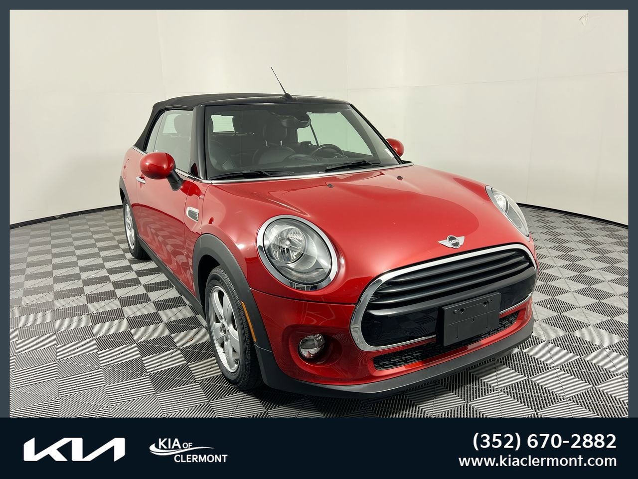 Used 2017 MINI Cooper Convertible image 1