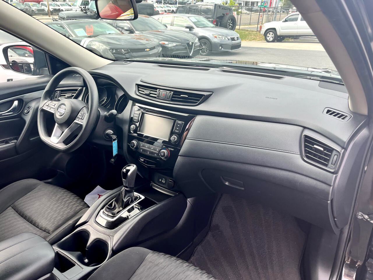 Used 2018 Nissan Rogue S image 17