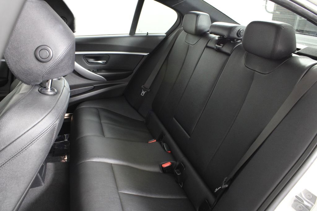 Used 2018 BMW 330e w/ M Sport Package image 18