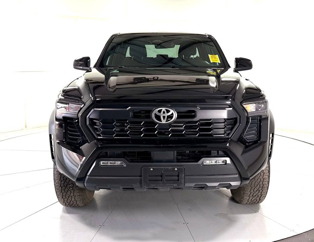 Used 2024 Toyota Tacoma TRD Off-Road AWD/4WD image 9