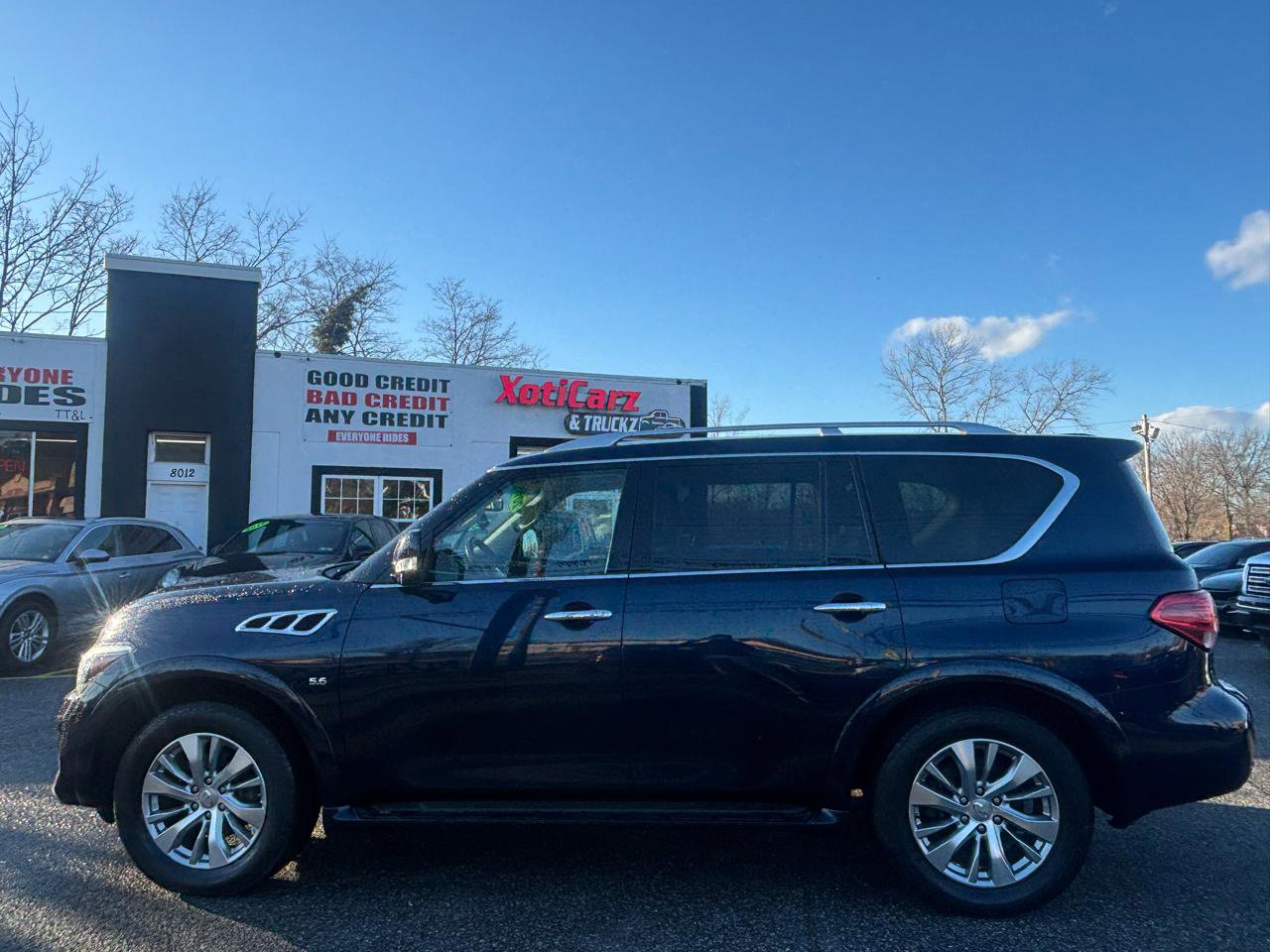 Used 2017 INFINITI QX80 4WD w/ Driver Assistance Package
