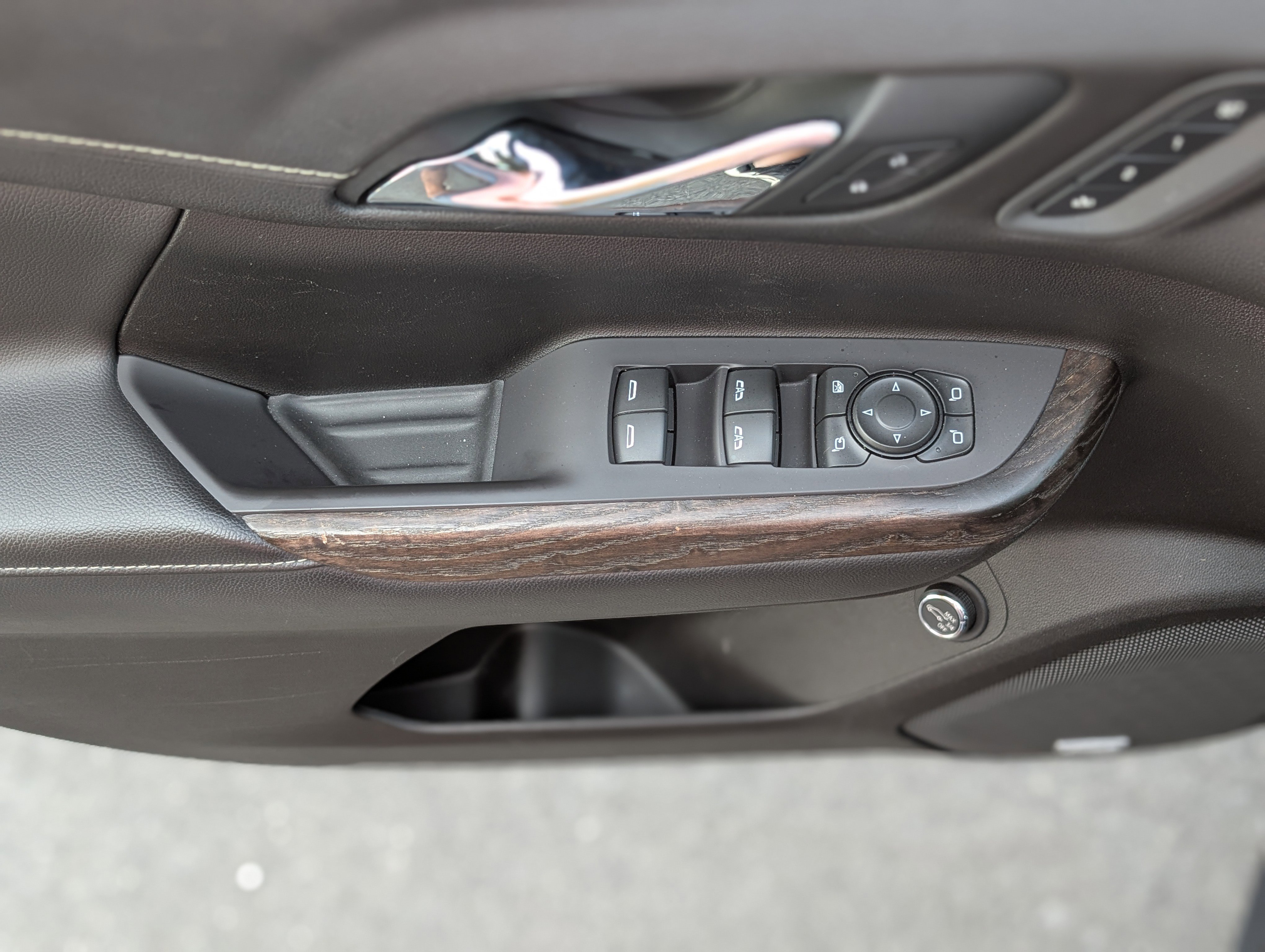 Used 2022 GMC Acadia Denali w/ Trailering Package image 31