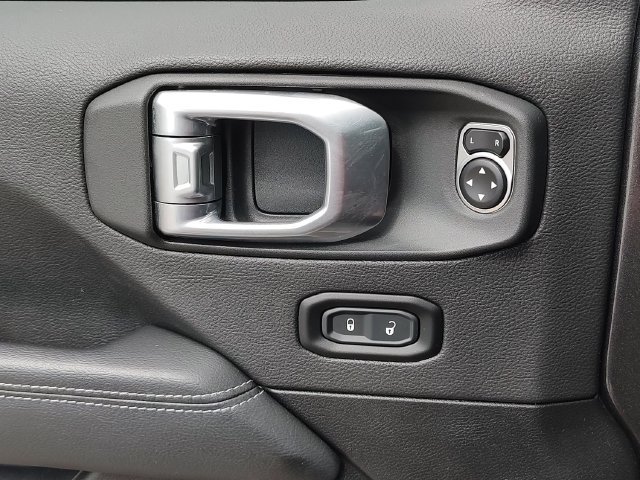 Used 2023 Jeep Wrangler Unlimited Sahara w/ Cold Weather Group AWD/4WD image 27