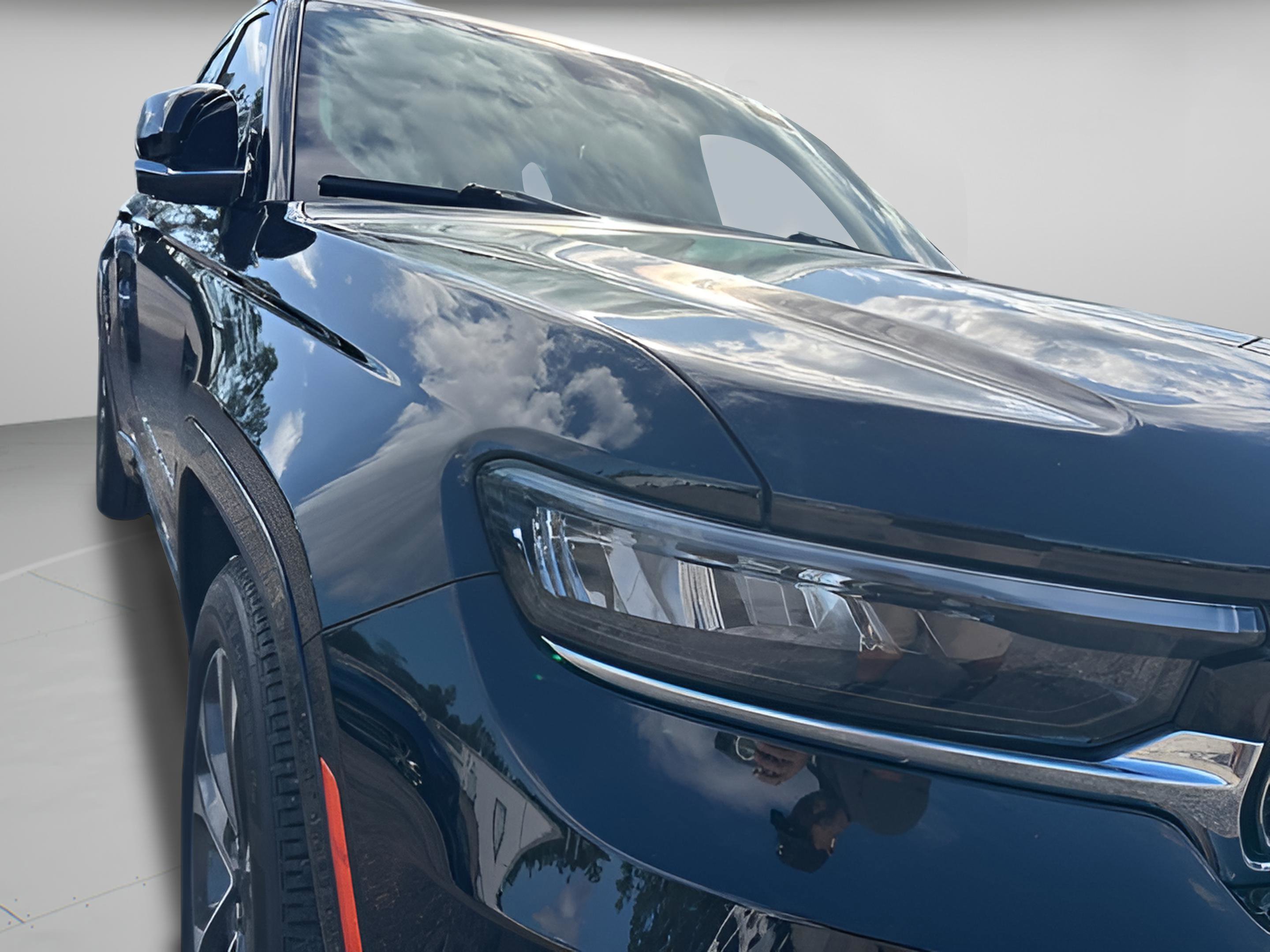 Used 2023 Jeep Grand Cherokee Overland w/ Adv Protech Group III image 19