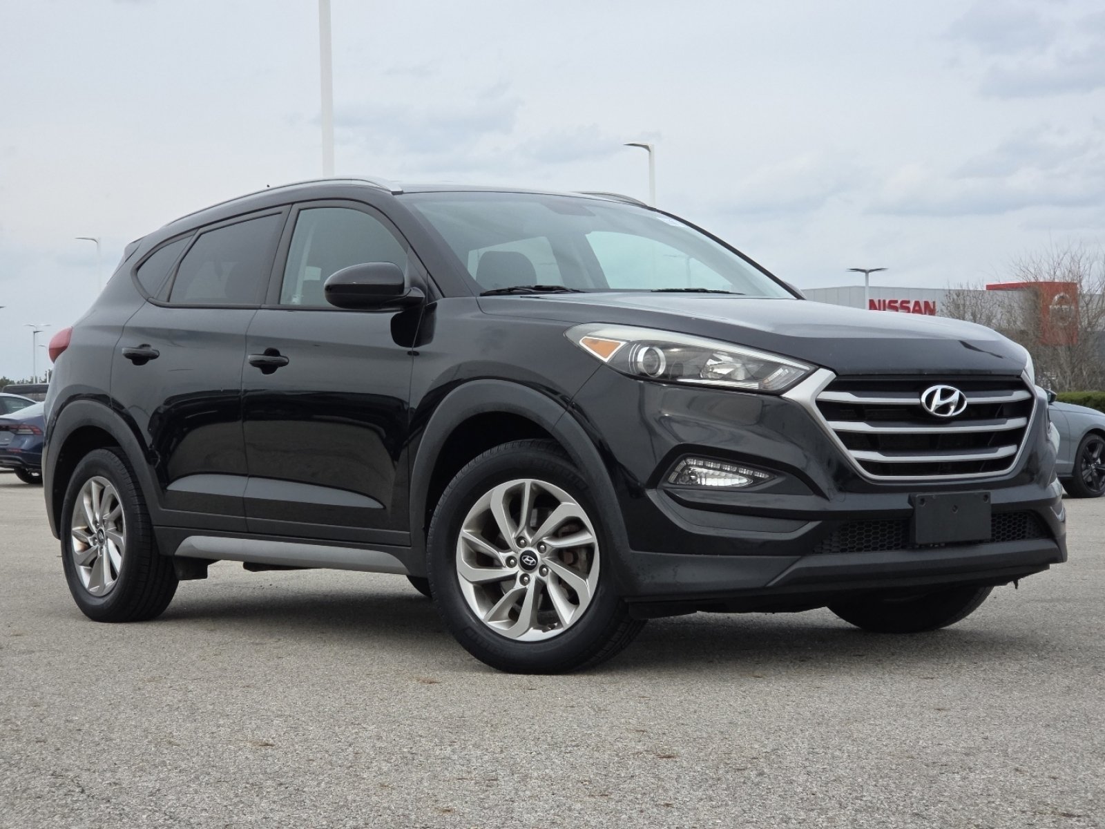Used 2017 Hyundai Tucson SE image 2