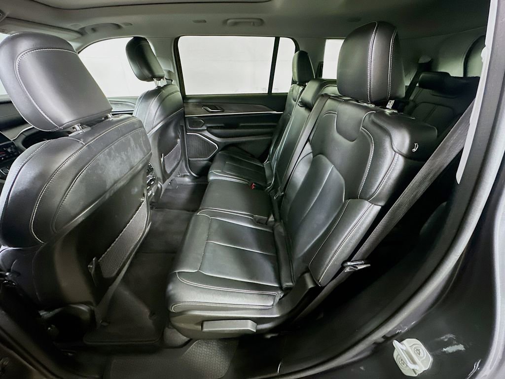 Used 2022 Jeep Grand Cherokee L Limited image 15