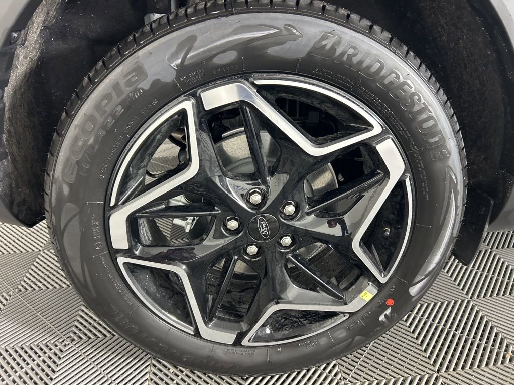 New 2026 Ford Escape Platinum w/ Premium Technology Package image 4