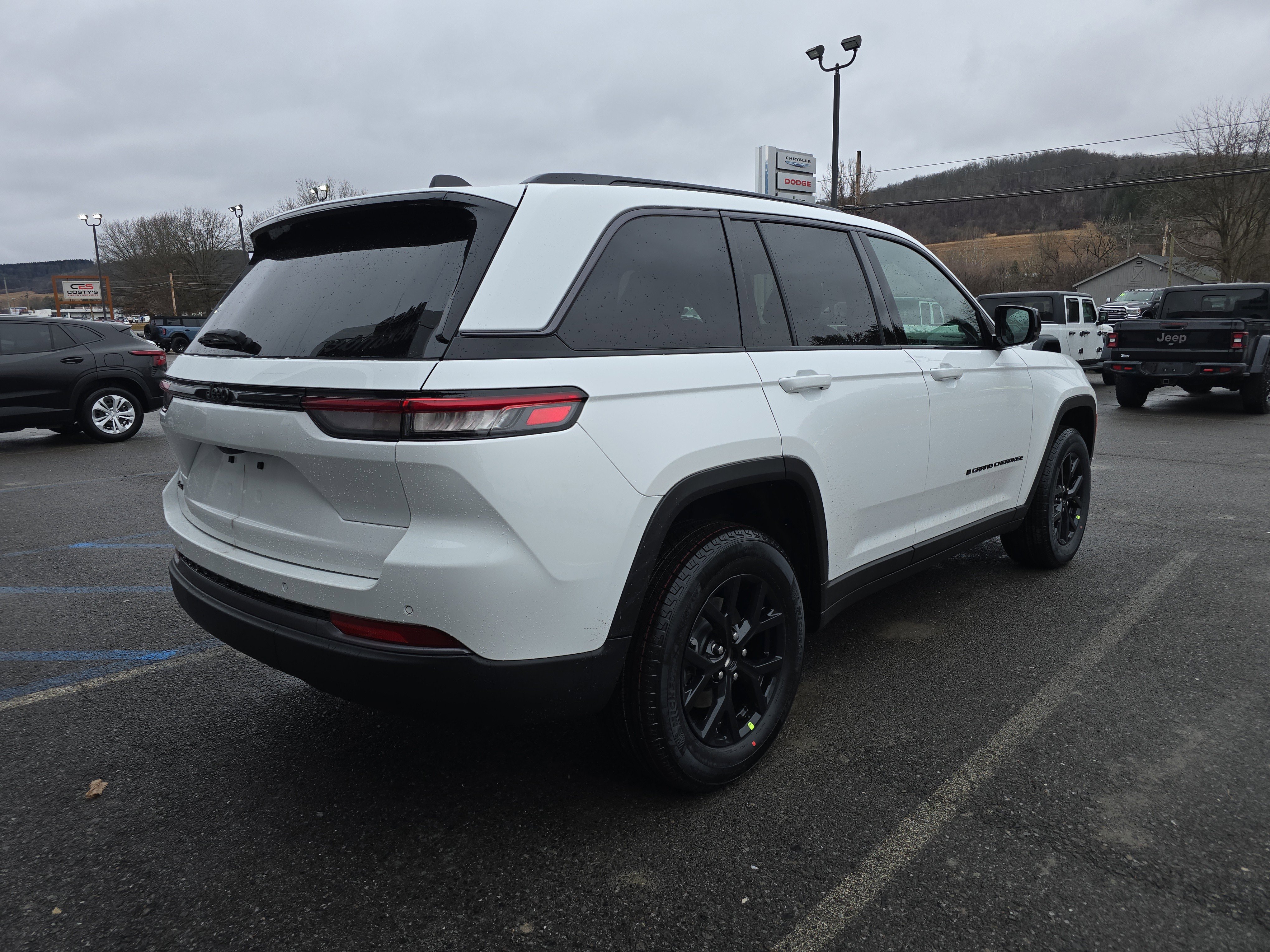 New 2026 Jeep Grand Cherokee Altitude video 3