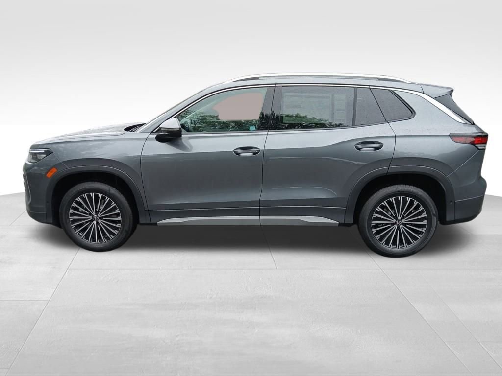 New 2025 Volkswagen Tiguan S w/ 18" Wheel Package image 2