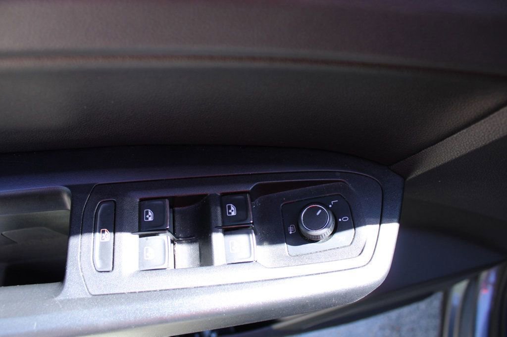 Used 2019 Volkswagen Atlas SE FWD image 25