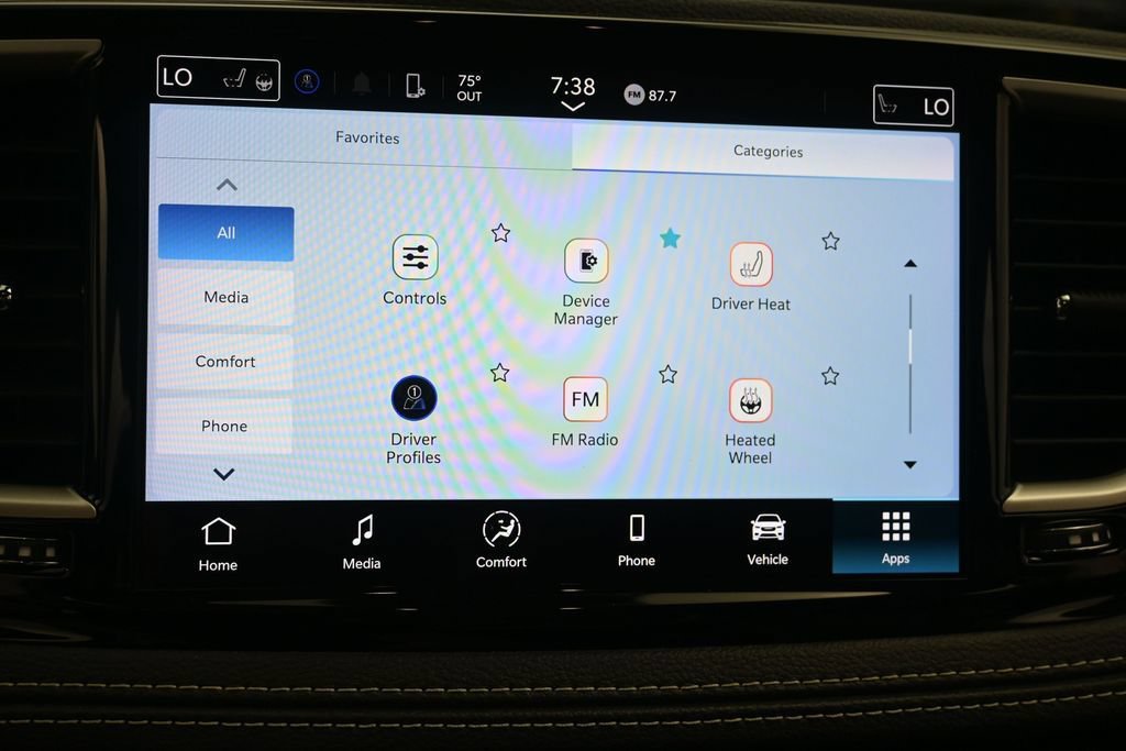 Used 2023 Chrysler Pacifica Touring-L AWD/4WD image 43