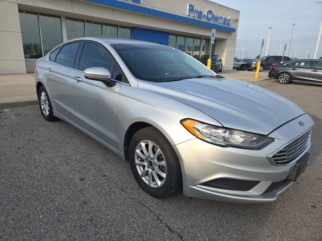 Used 2017 Ford Fusion S image 3