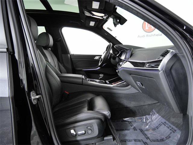 Used 2020 BMW X7 xDrive40i w/ M Sport Package image 11
