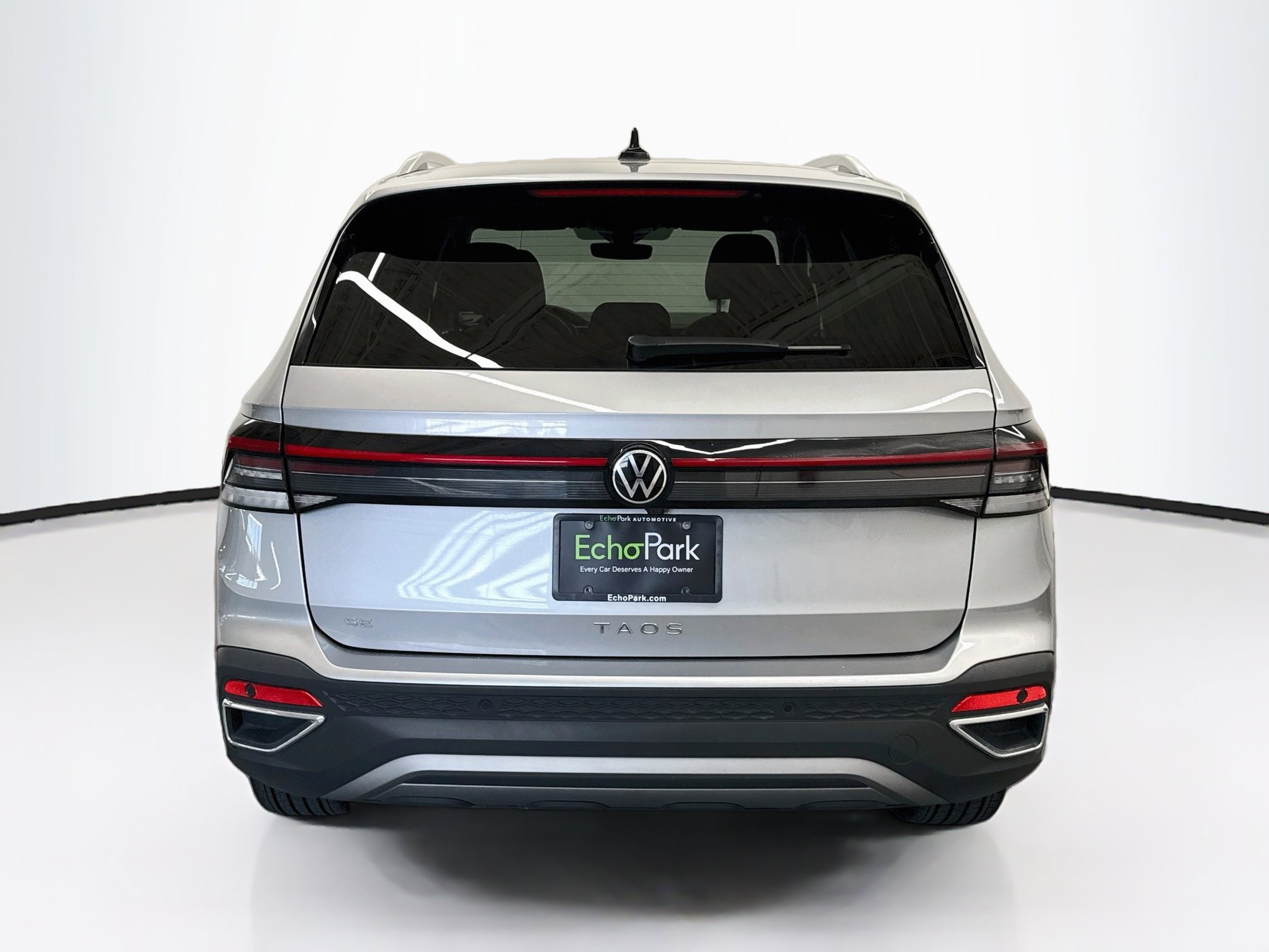 Used 2026 Volkswagen Taos SE FWD image 7