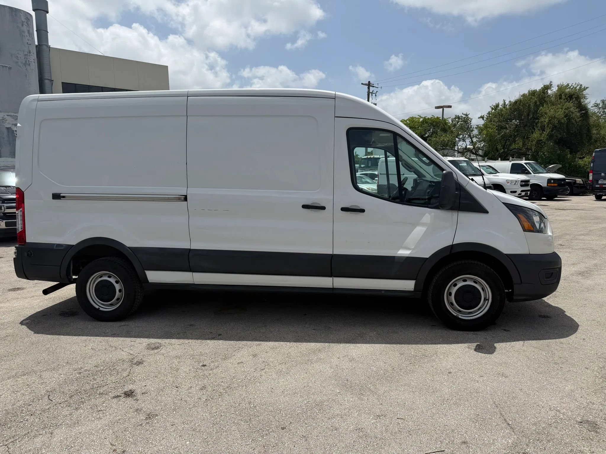 Used 2020 Ford Transit 250 Medium Roof w/ Interior Upgrade Package RWD image 4