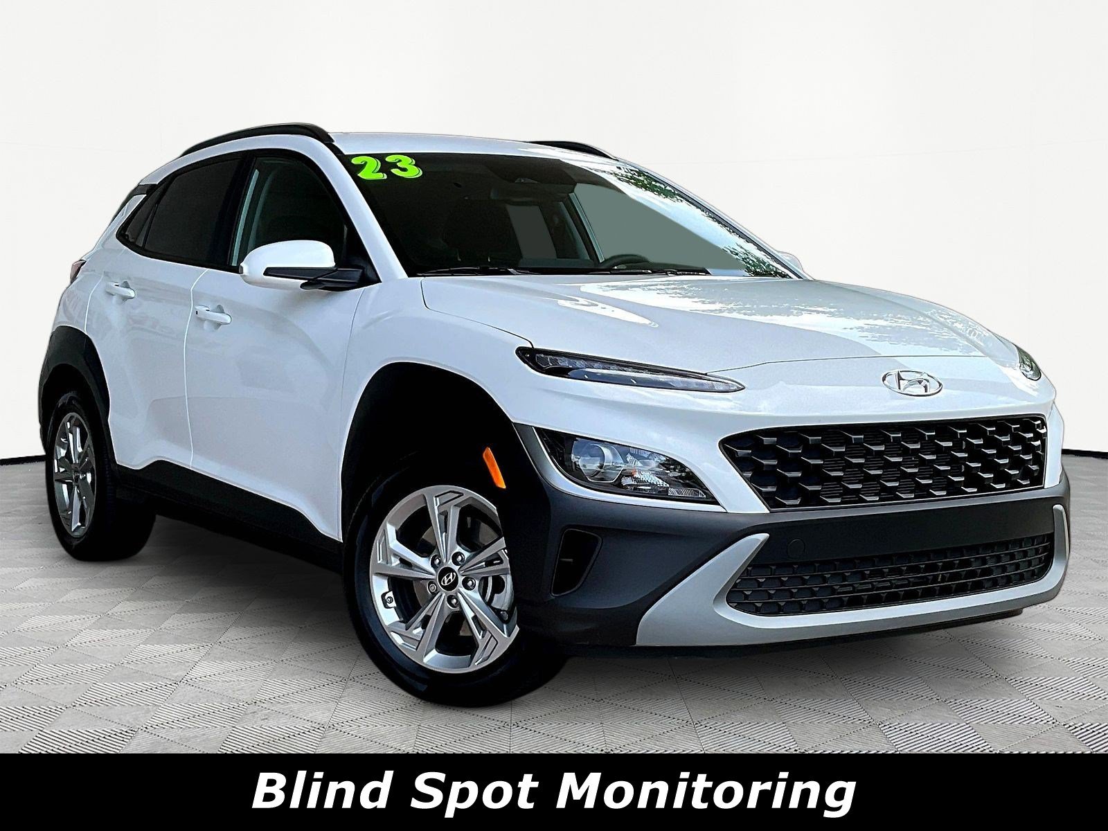 Used 2023 Hyundai Kona SEL w/ Cargo Package AWD/4WD image 3