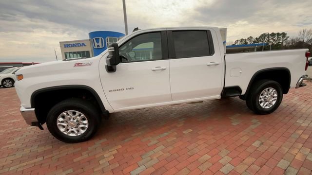 Used 2021 Chevrolet Silverado 2500 LT w/ Convenience Package image 6