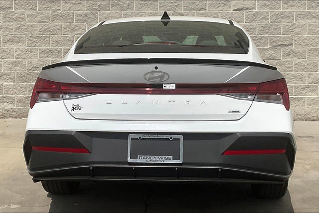 New 2025 Hyundai Elantra SEL image 4