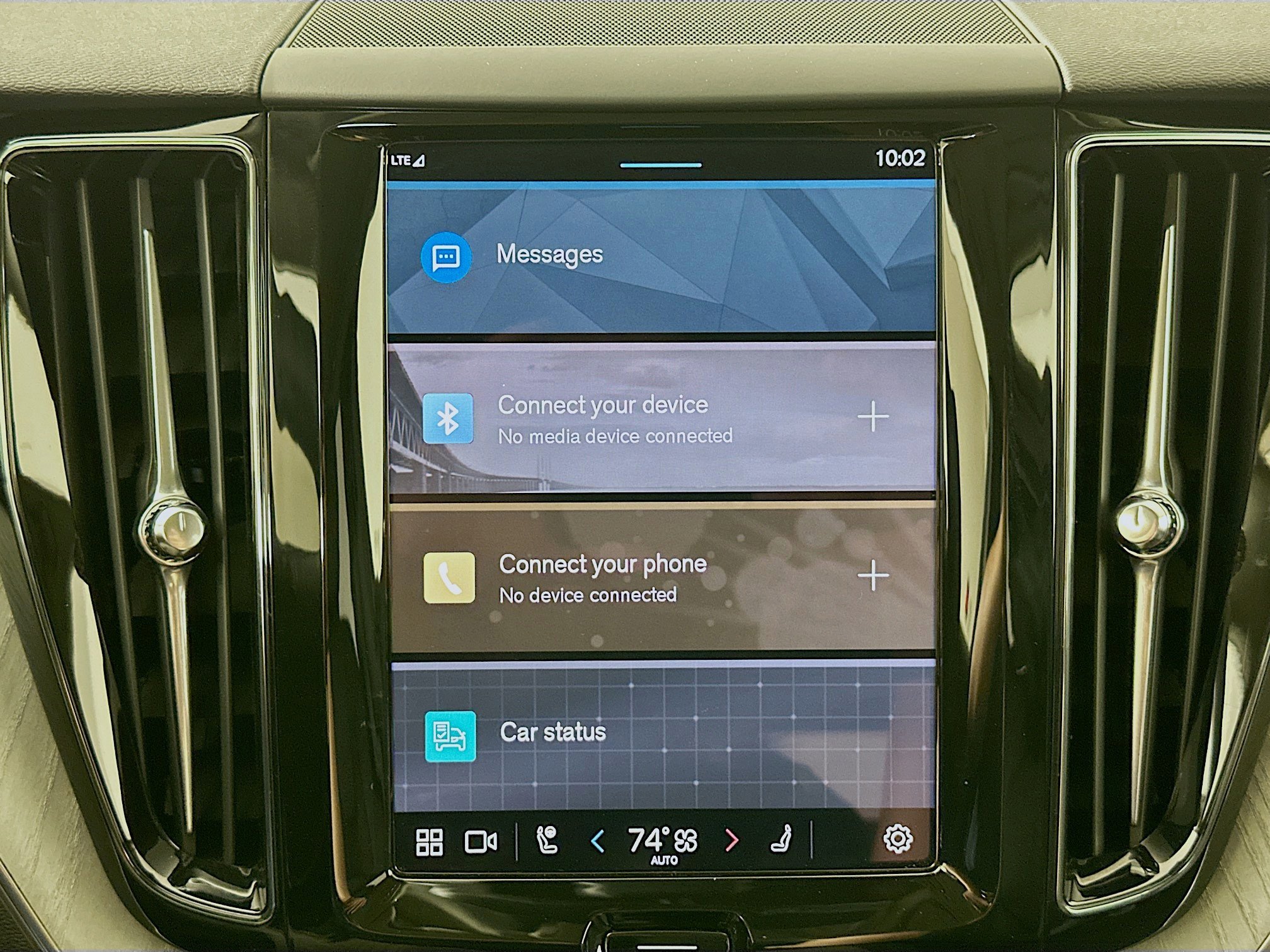 Used 2025 Volvo XC60 B5 Plus image 21