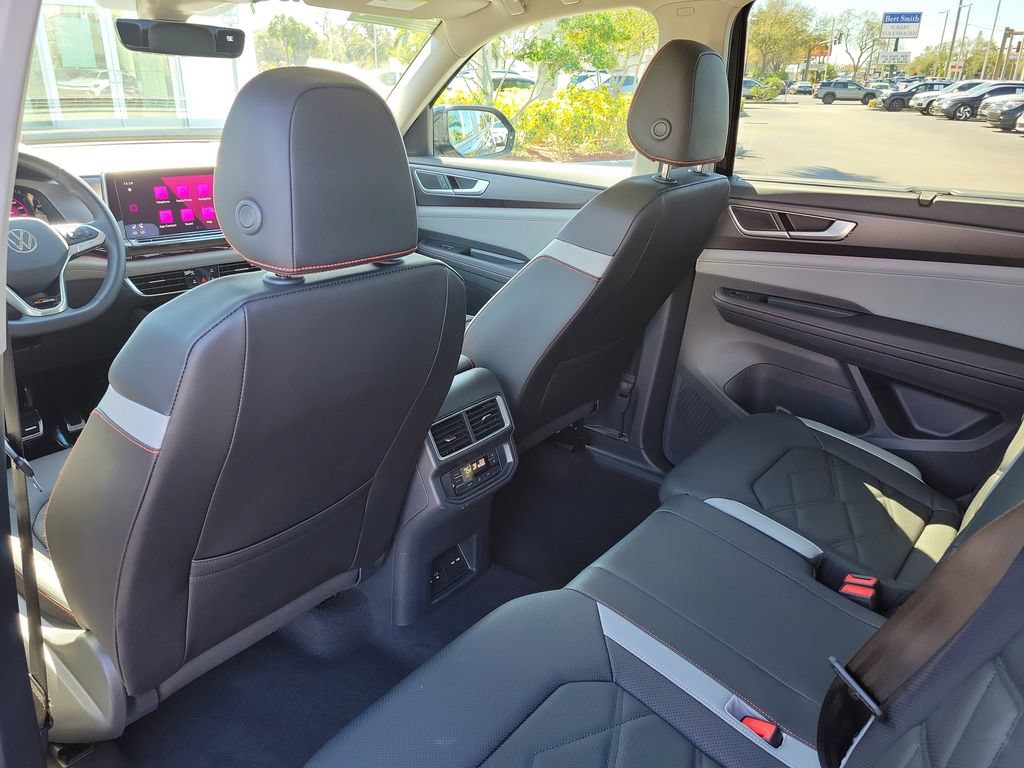 New 2025 Volkswagen Atlas Peak Edition SE AWD/4WD image 13