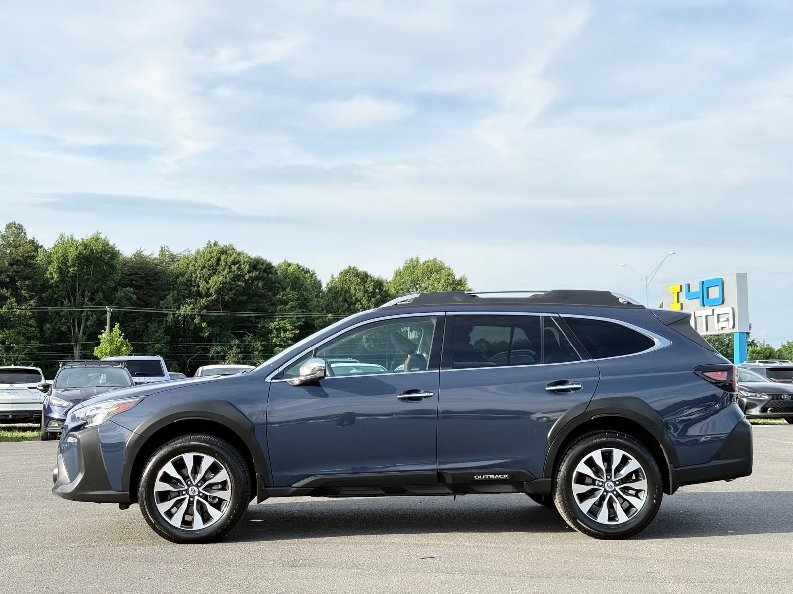 Used 2023 Subaru Outback Touring XT AWD/4WD image 13