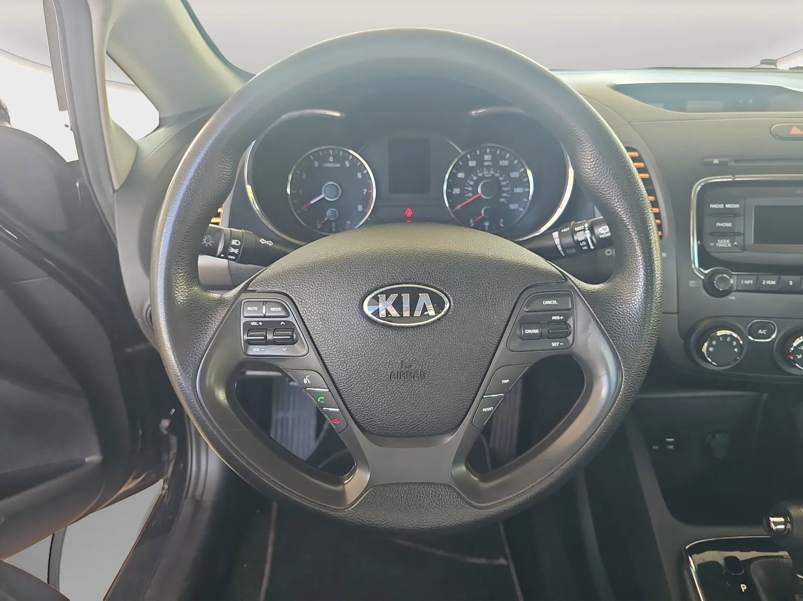 Used 2018 Kia Forte LX FWD image 9