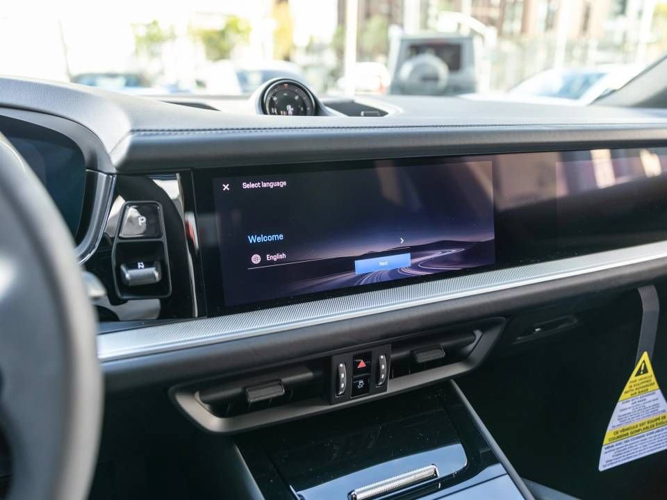 Certified 2026 Porsche Cayenne Coupe AWD/4WD image 18