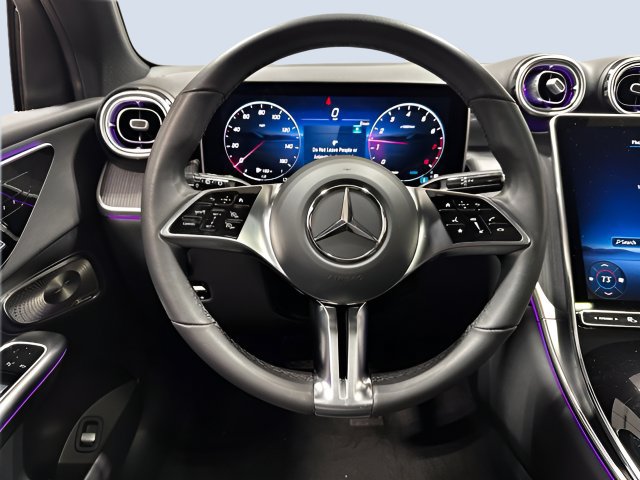 Used 2026 Mercedes-Benz GLC 300 4MATIC image 23