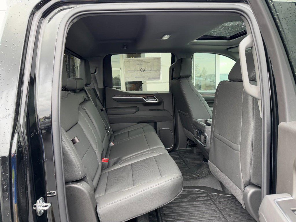 New 2026 GMC Sierra 1500 SLT image 7