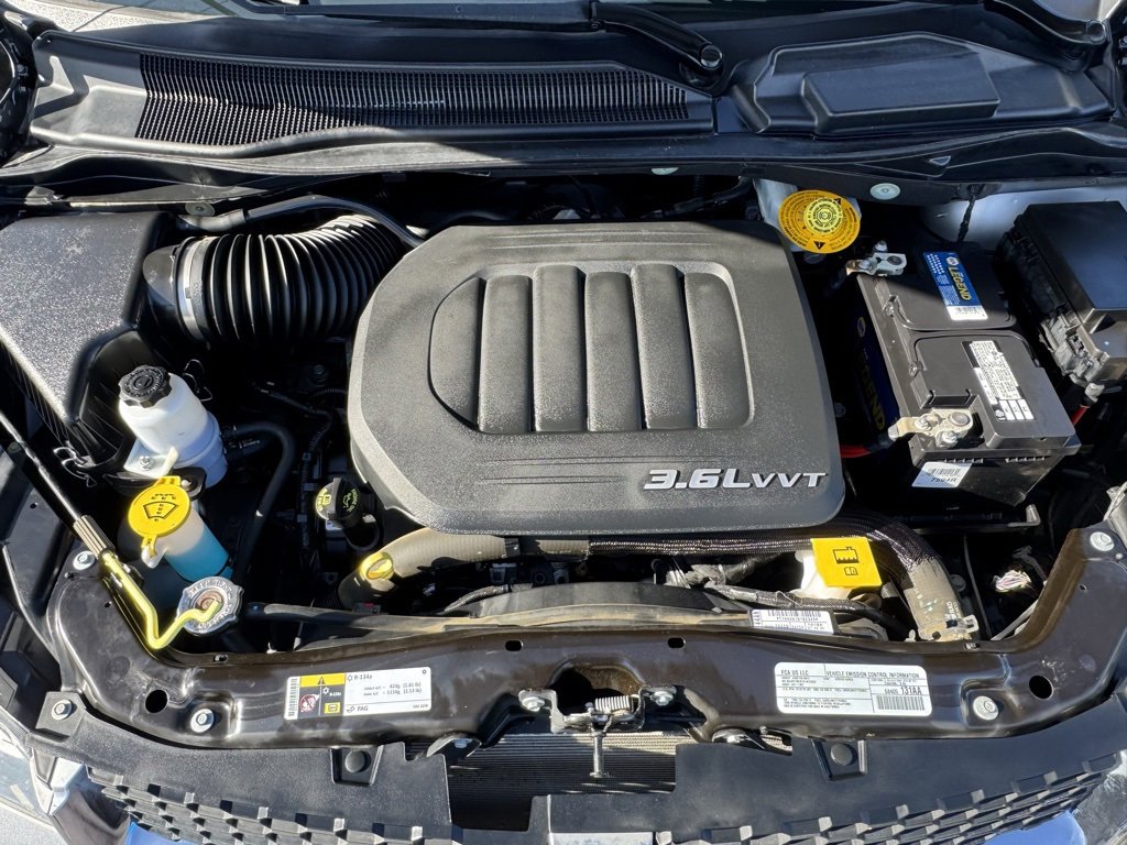 Used 2018 Dodge Grand Caravan SE w/ UConnect Hands-Free Group image 29