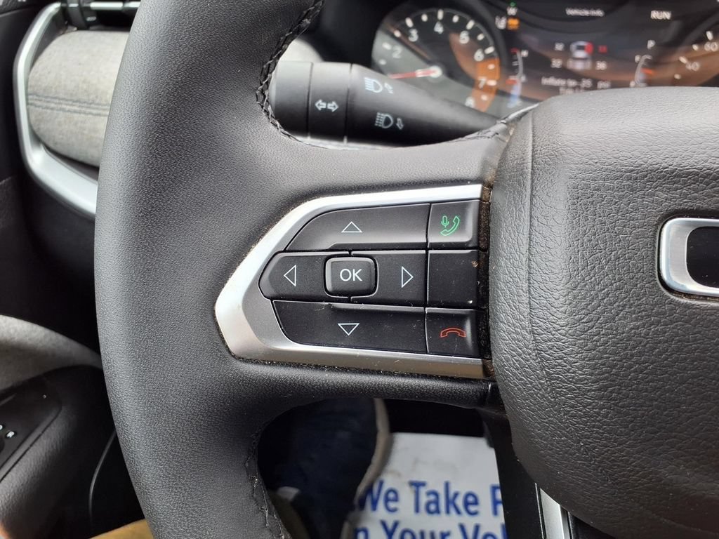 Used 2023 Jeep Compass Latitude w/ Sun and Sound Group AWD/4WD image 13