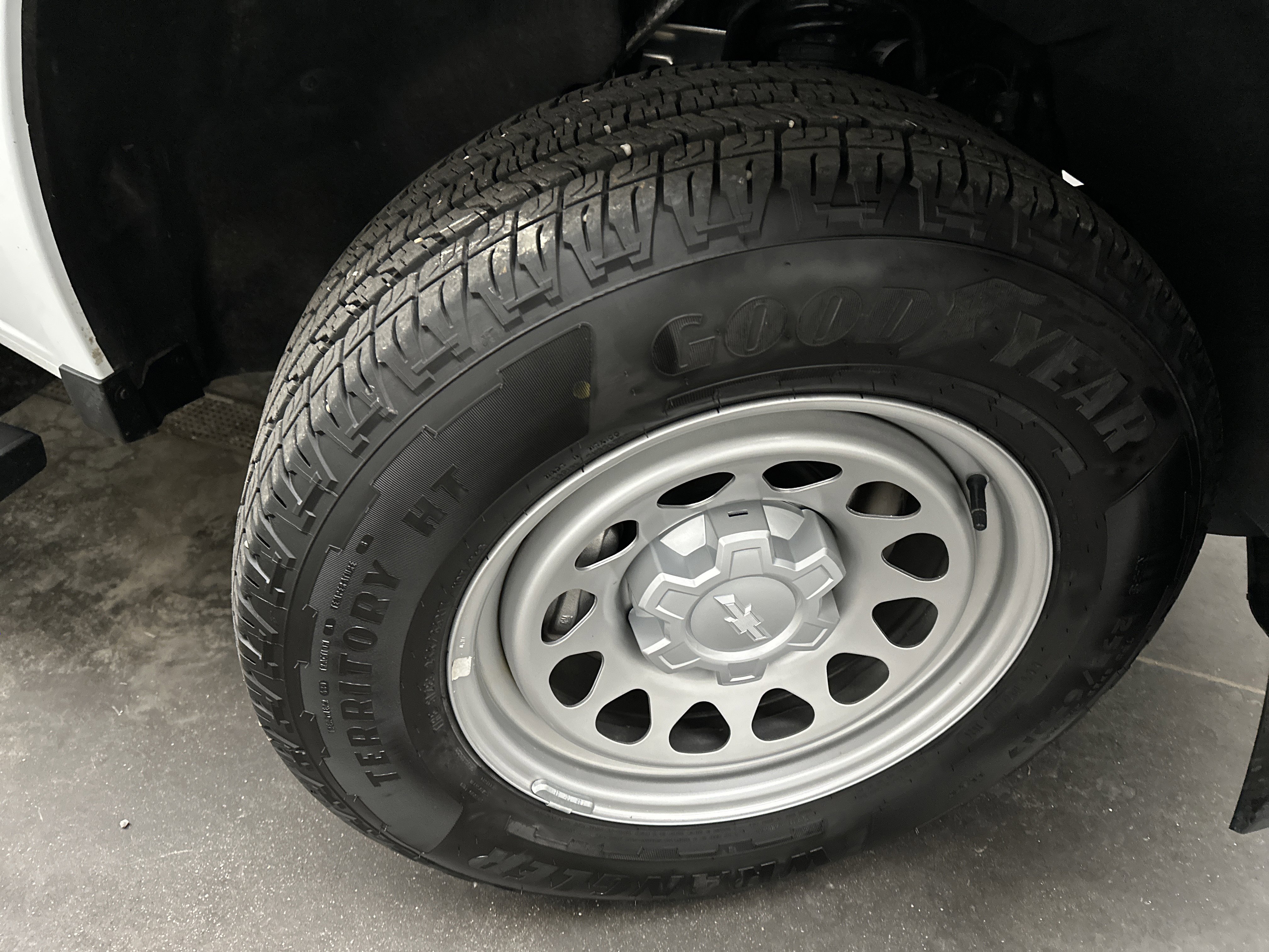 Used 2024 Chevrolet Colorado W/T image 9