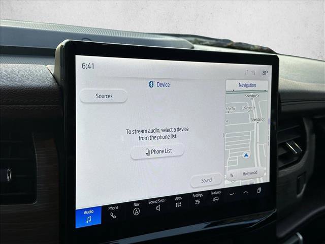 Used 2024 Ford Expedition Limited image 13