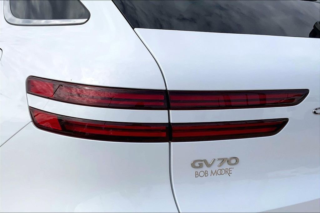 Used 2023 Genesis GV70 2.5T w/ Advanced Package AWD/4WD image 28