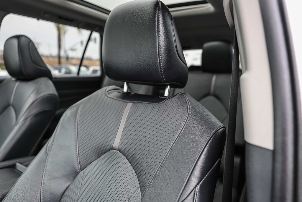 Certified 2024 Toyota Grand Highlander AWD image 19
