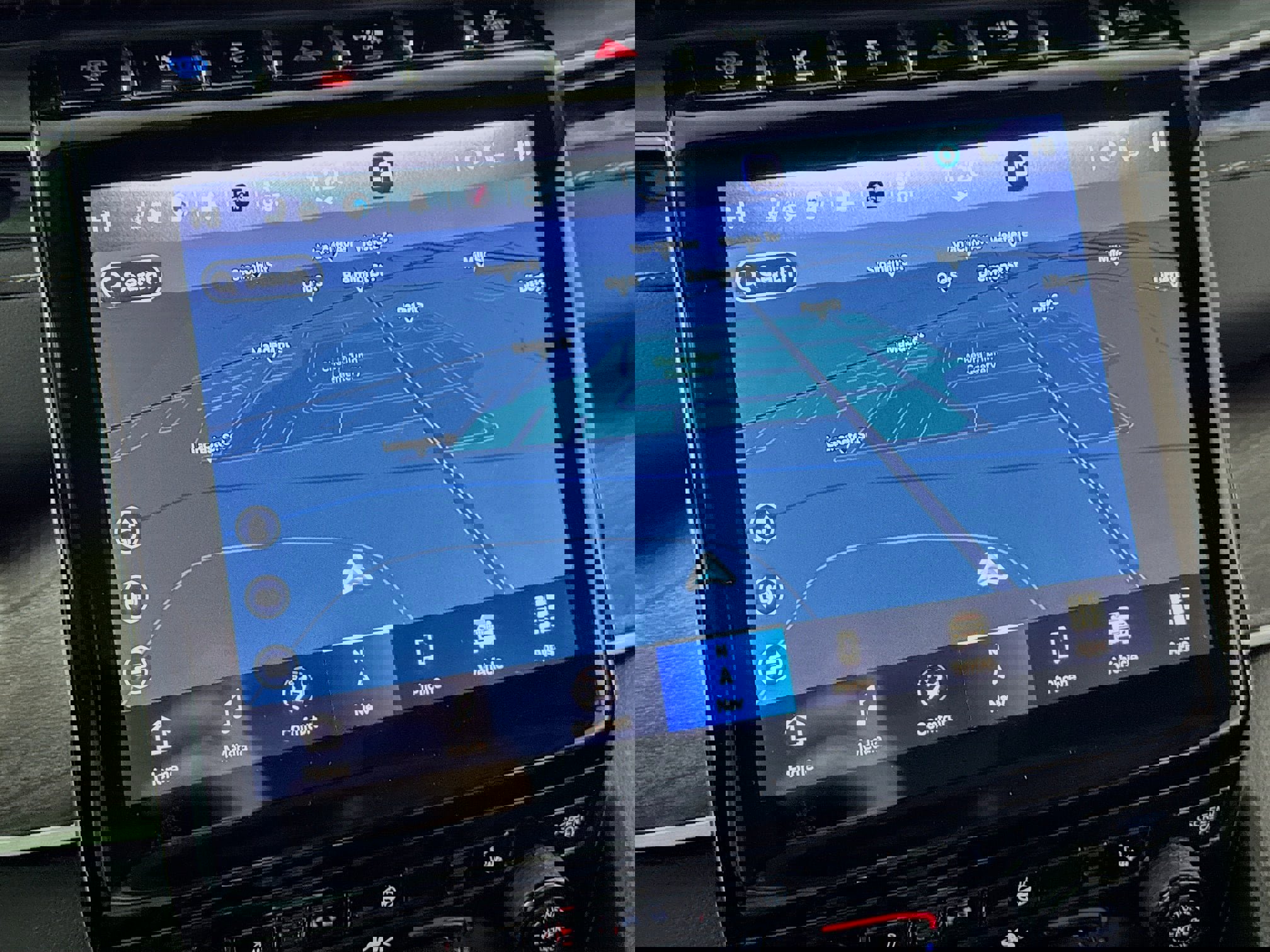 Used 2023 Jeep Grand Cherokee 4WD 4xe image 2