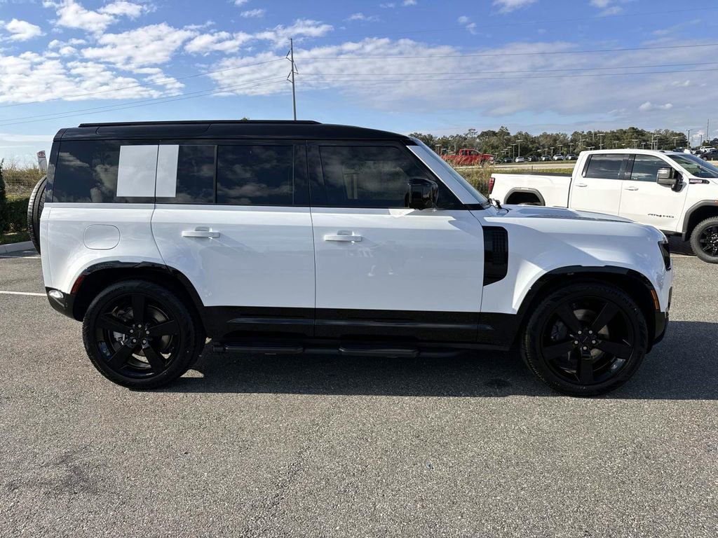 New 2026 Land Rover Defender 110 X-Dynamic SE image 6