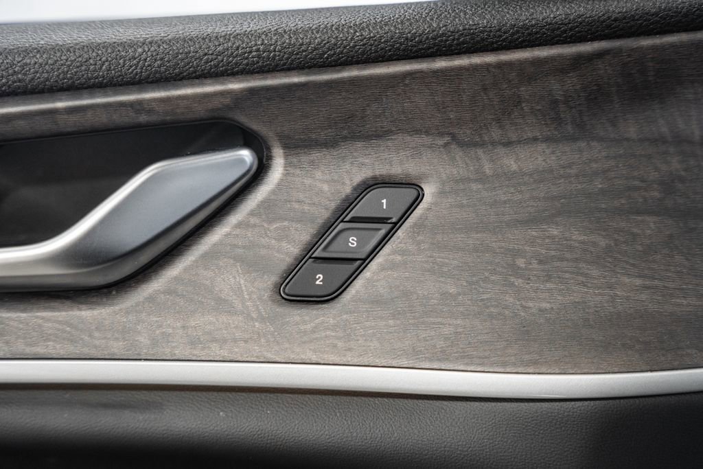 Certified 2023 Jeep Grand Cherokee Limited w/ Black Appearance Package image 43