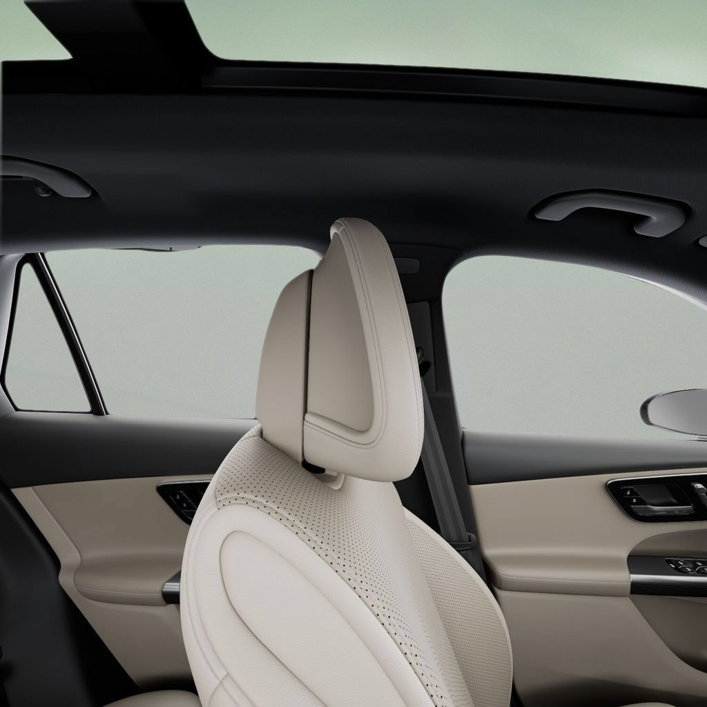Used 2026 Mercedes-Benz GLC 300 image 43