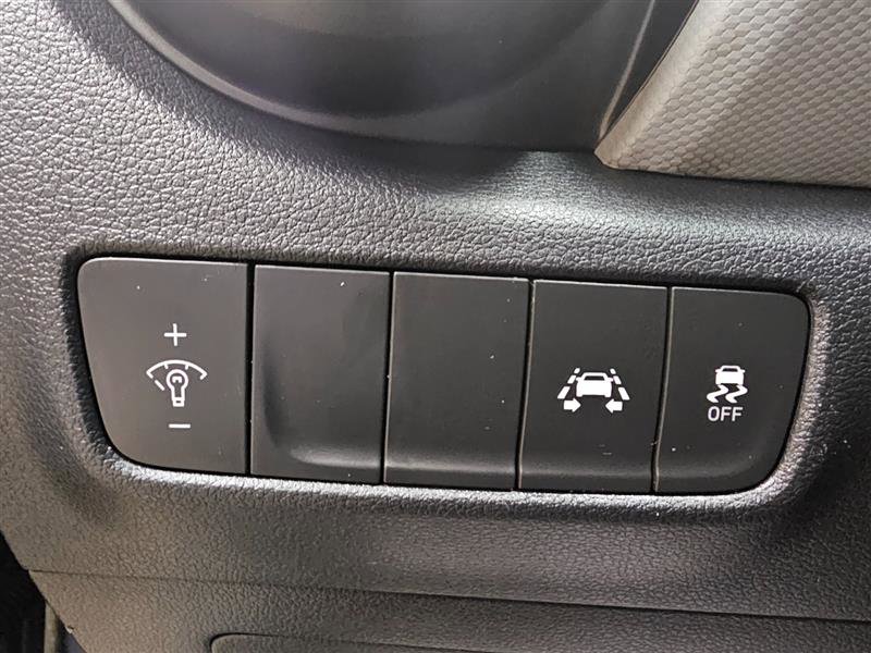 Used 2021 Hyundai Kona SE w/ Cargo Package image 19