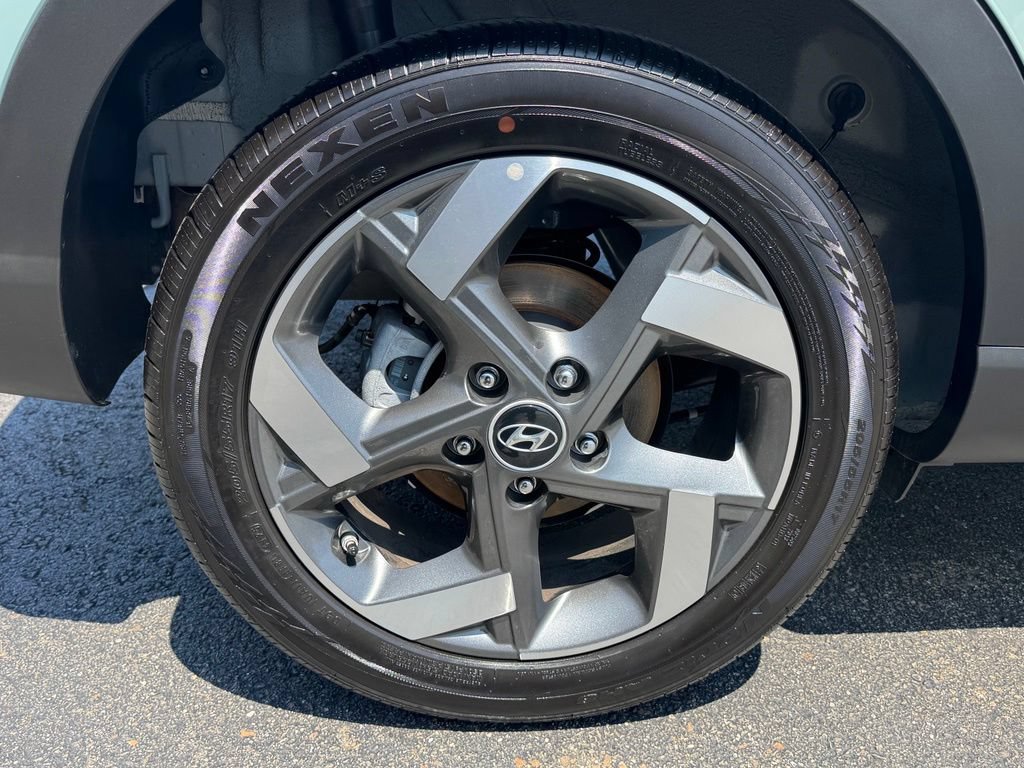 Certified 2026 Hyundai Venue SEL FWD image 30