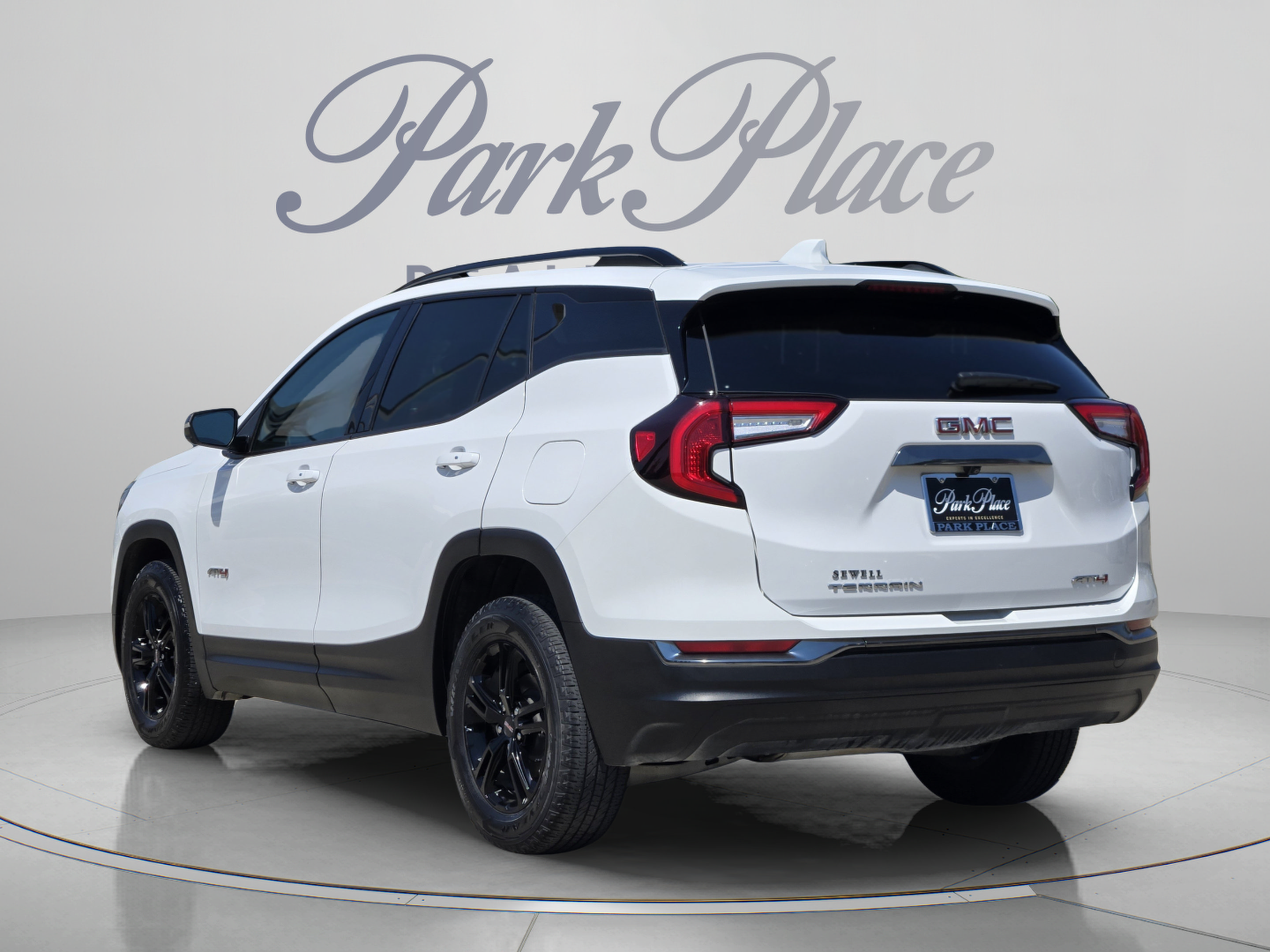 Used 2023 GMC Terrain AT4 AWD/4WD image 3