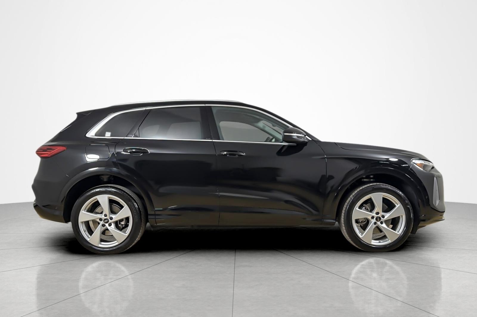 Used 2025 Audi Q5 Premium Plus w/ Premium Plus AWD/4WD image 6